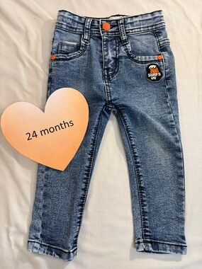 Zara Classic Blue Denim Jeans with Patch Detail